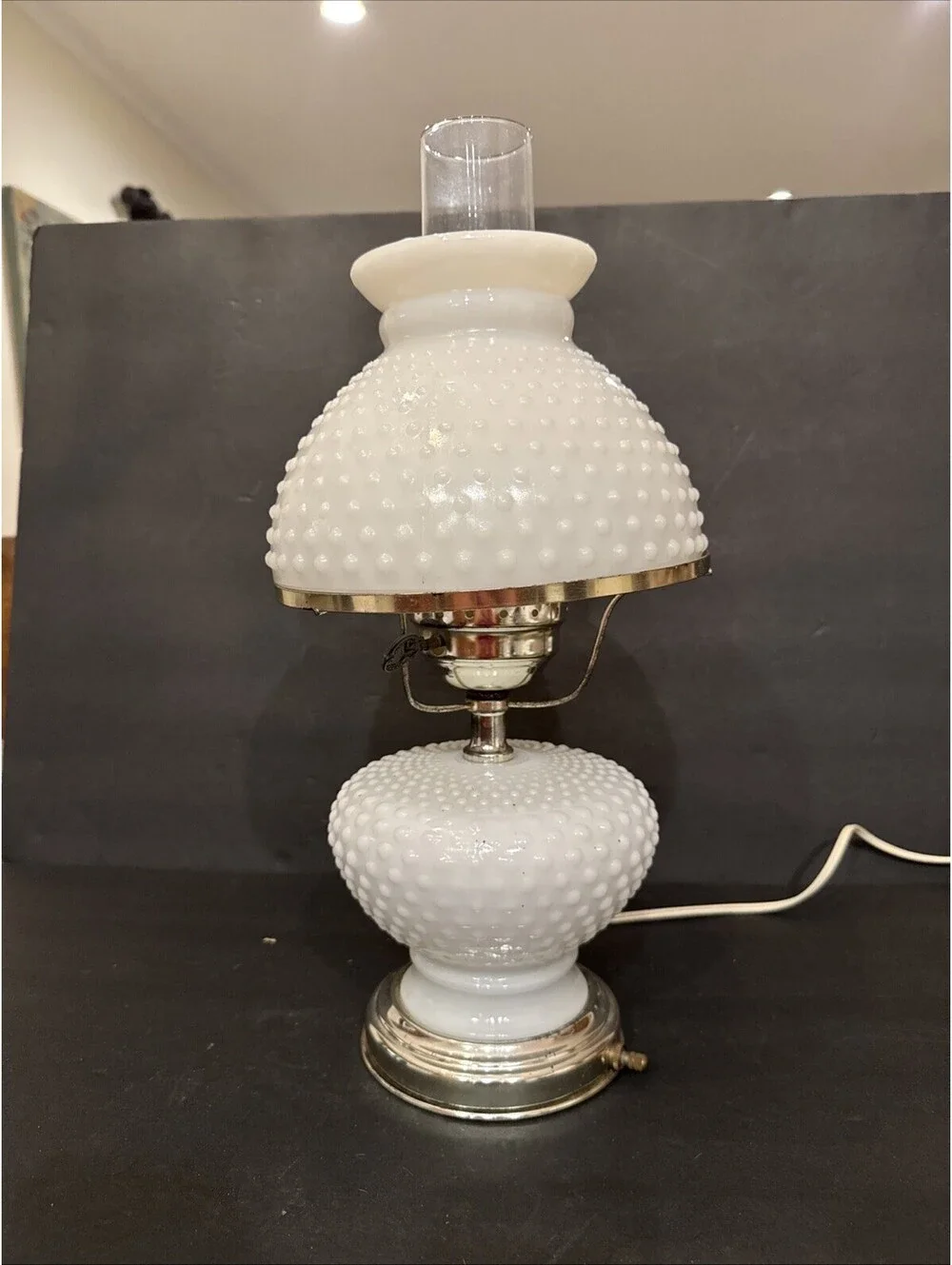 Vintage Hobnail White Milk Glass Electric Table Lamp 15” To Top Of Shade
